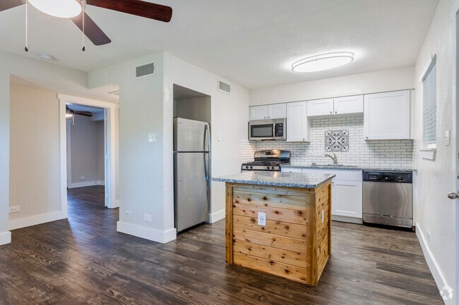 Ridglea Court Apartments