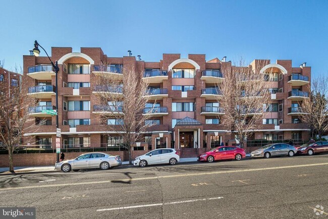 Building Photo - 2320 Wisconsin Ave NW Unit 312 Rental