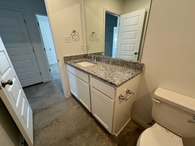 Photo - 912 Wax Myrtle Ct Unidad A-STILL OCCUPIED BY RESIDENT