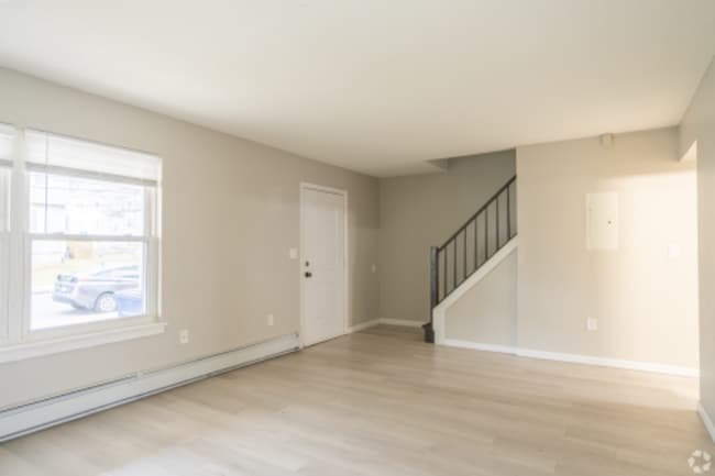 Photo - 238 Mather St