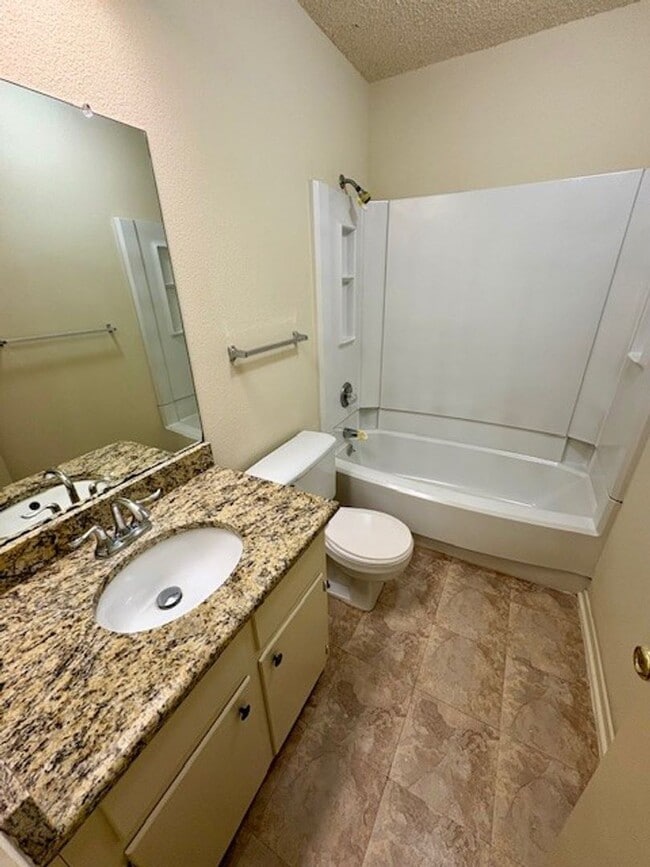 Photo - 204-206 Zuni Unit 206