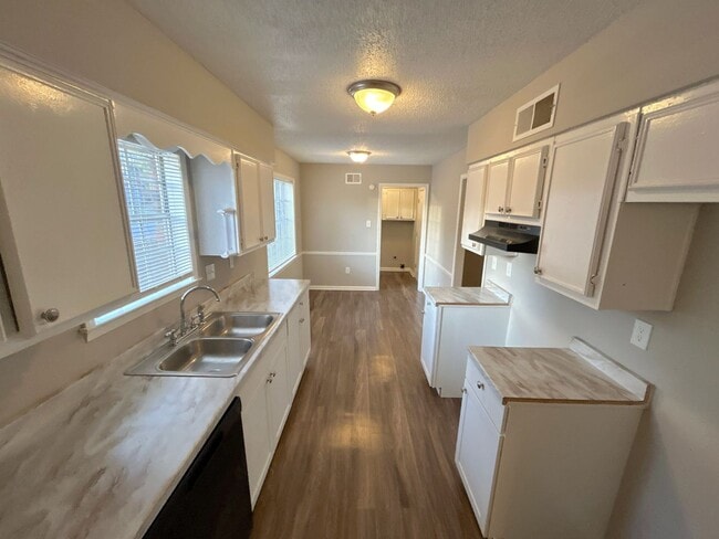 Building Photo - 3064 Greenbranch Dr