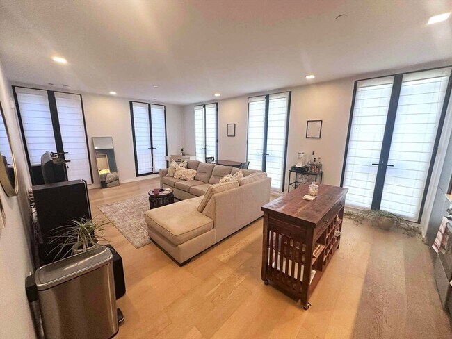 Photo - 9-11 Burney St Unit 202