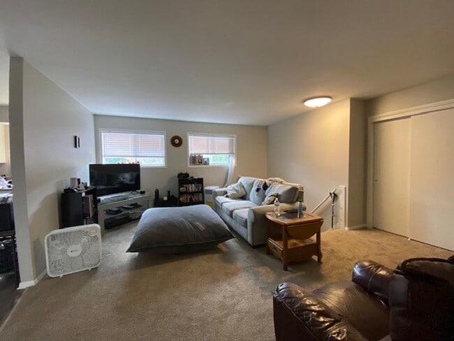 300 Frontenac Ave