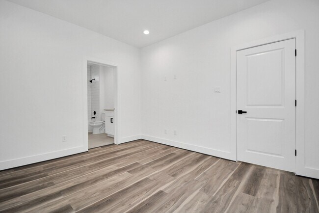 Photo - 1507 Robin St
