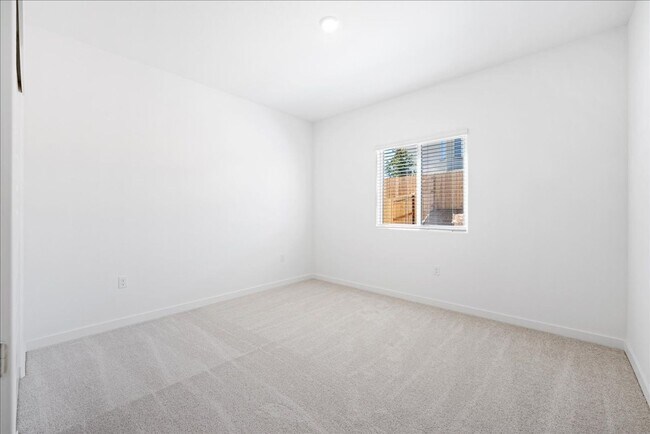 Photo - 3685 Vestland Ct