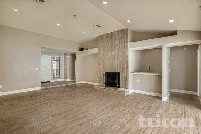 Photo - 9406 Pebble Glen Ave