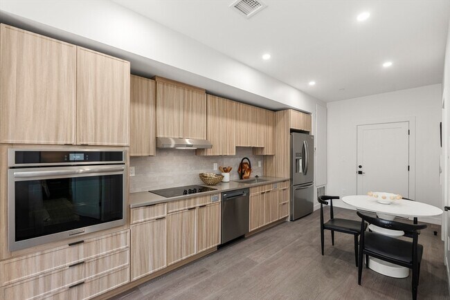 Photo - 75 Willow Ct Unit 608