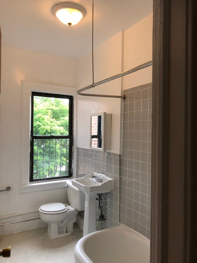 Bathroom - 411 Warburton Ave Unit 4C