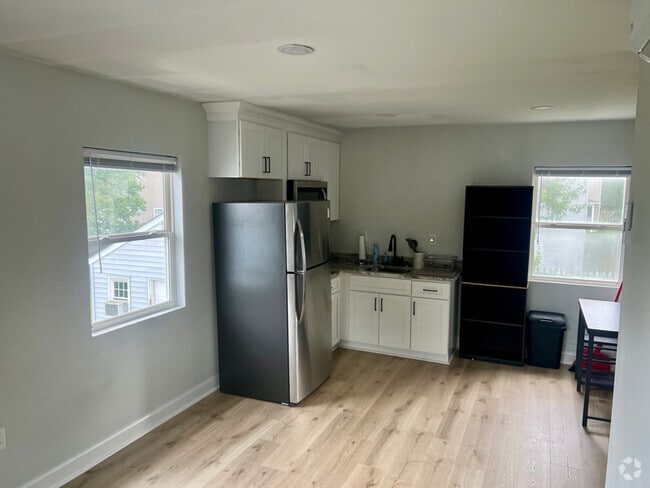 Building Photo - 1042 Paxson Ave Rental