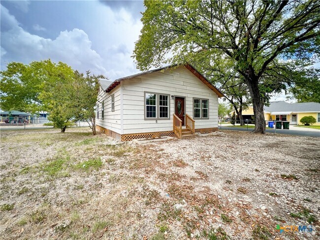 Building Photo - 601 Mitchell Ave Rental