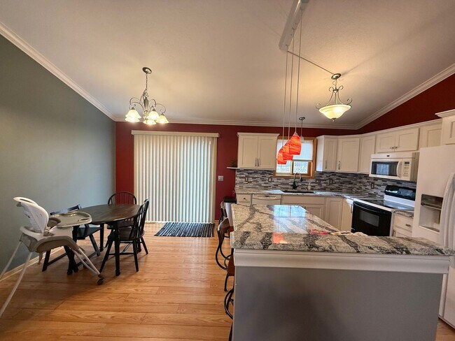 Photo - 331 Brookestone Dr SE