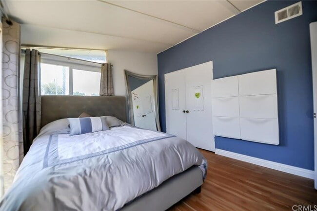 Photo - 10171 Aldgate Avenue