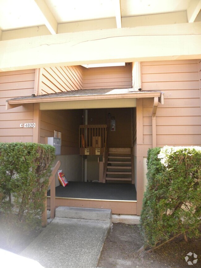 Building Photo - Quiet Condo Apartment Seatac, WA 98188