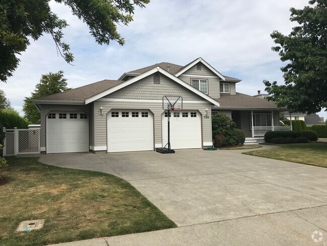Building Photo - 1125 Bridgeview Dr Rental