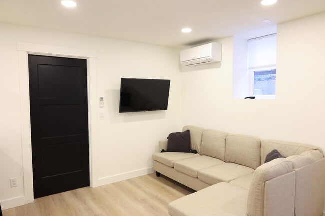 Photo - 403 S Idaho St Unit B
