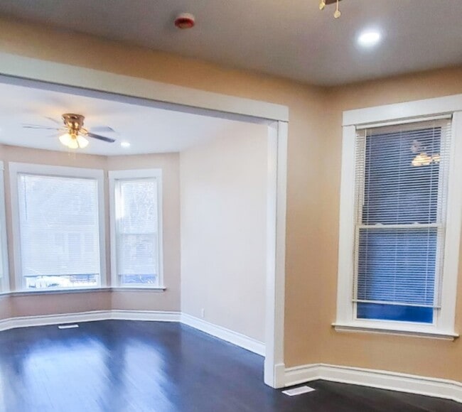 Photo - 1540 N Keeler Ave Unit 1