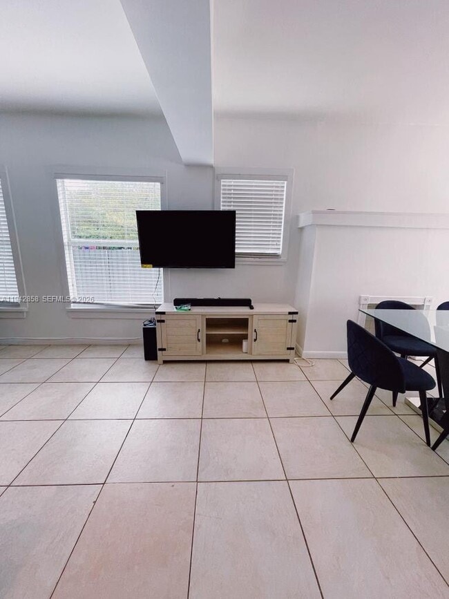 105 NW 31st St