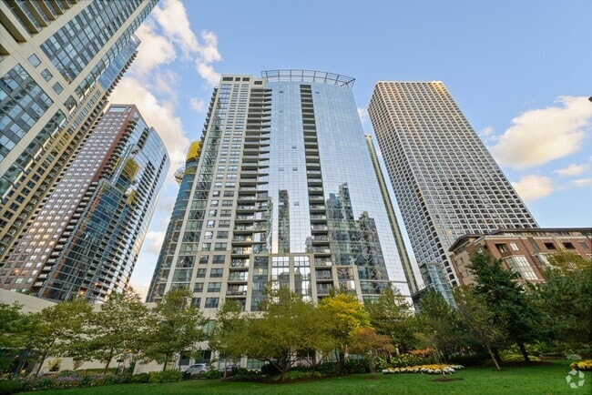 Building Photo - 201 N Westshore Dr Unit 1406 Rental
