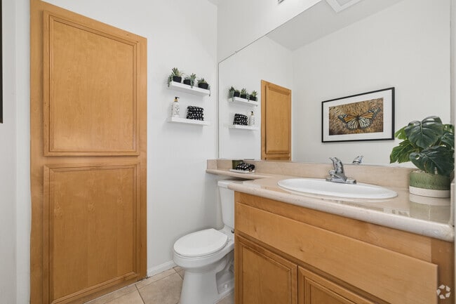 3BR, 2.5BA - 1,344SF - Bathroom
