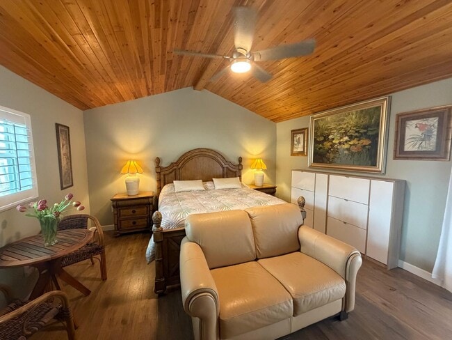 190 Sand Pine Rd Unit B
