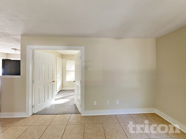 Photo - 18167 Woodsdale Ct