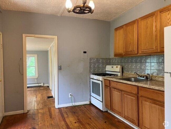 Building Photo - 298 NY-211 Unit 3 Rental