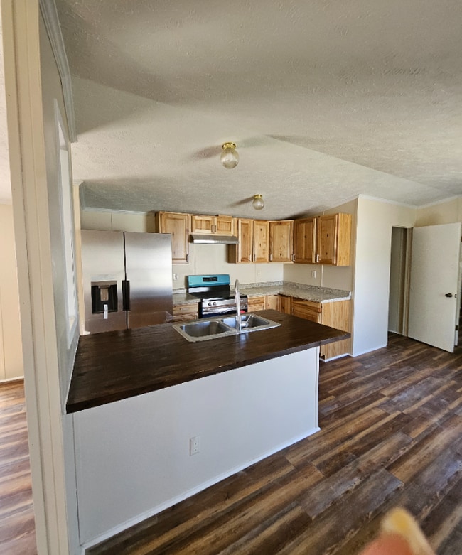 Building Photo - 324 W Front St