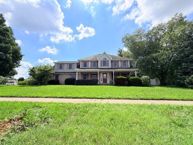 Building Photo - 2047 Parkside Dr