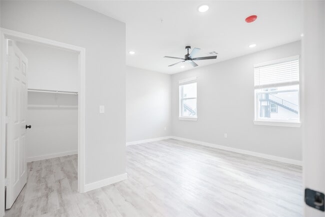 Photo - 2101 Reinke Rd Unidad 3205