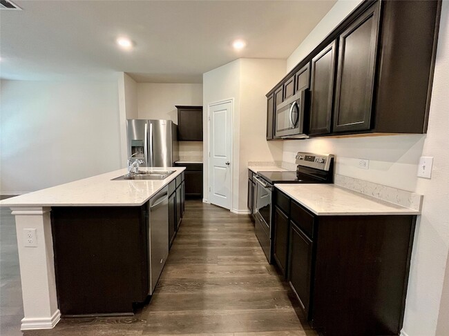 Photo - 2304 Lattimore St