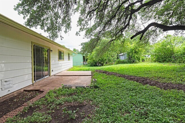 Photo - 5905 Cedardale Dr