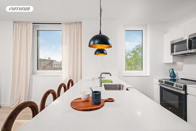 Photo - 126 Sandford St