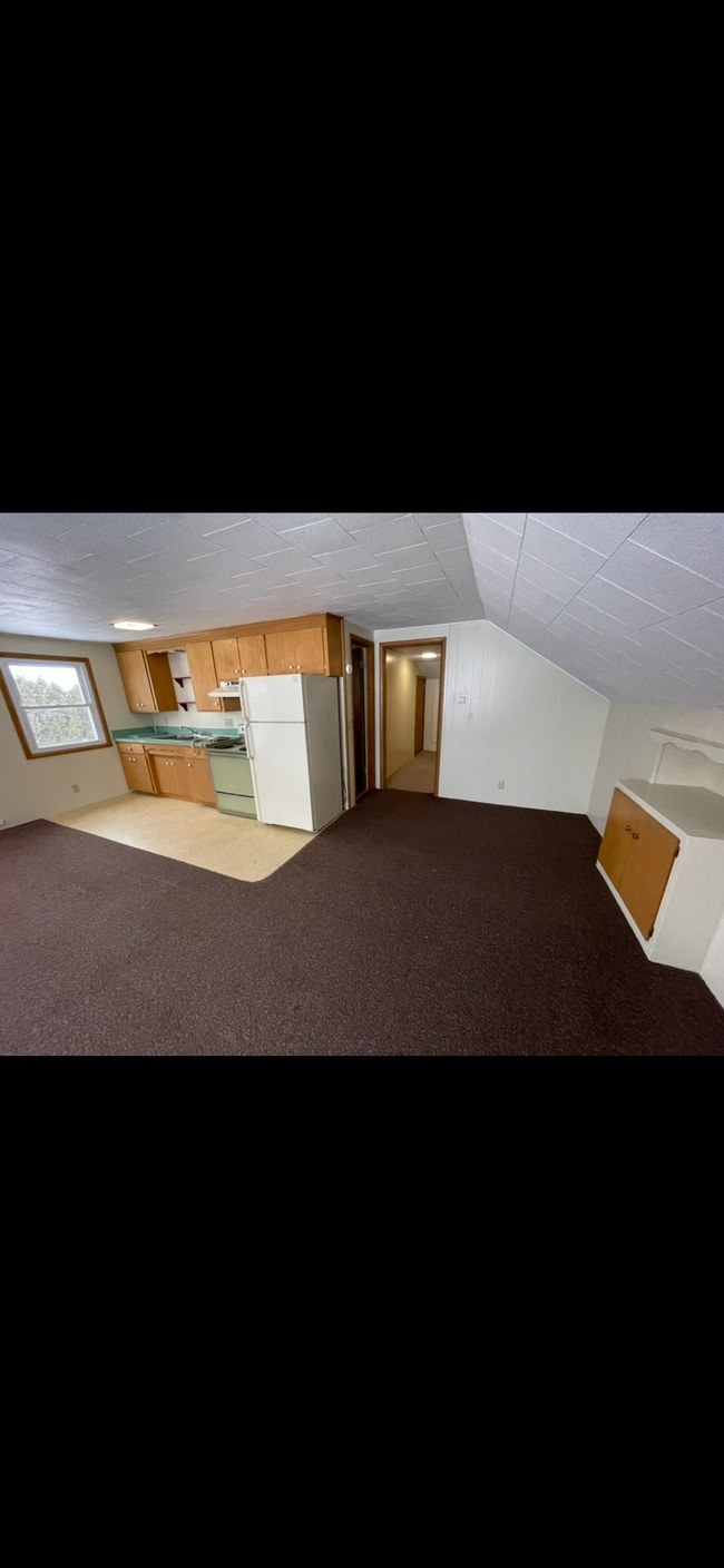 Photo - 134 W Maple St