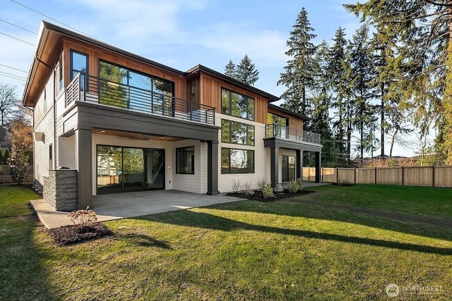 Photo - 9206 NE 24th St