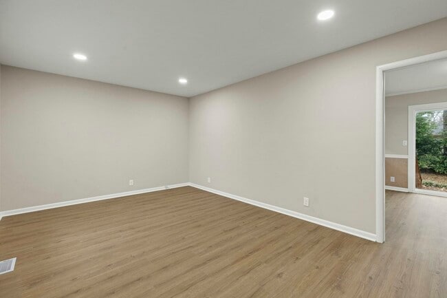 Photo - 3408 Euclid Cir NW