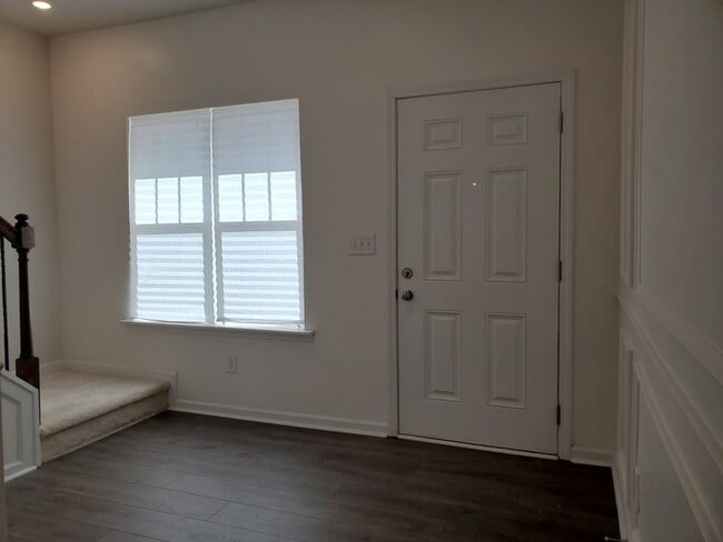 Photo - 2 Bedroom, 2.5 Baths End unit Townhome located in Townes at University East