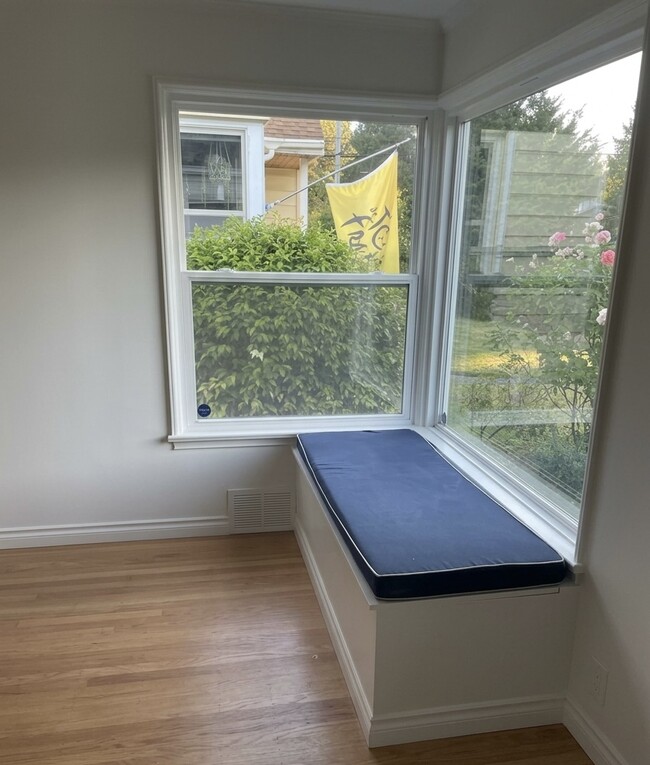 Photo - 4413 47th Ave SW