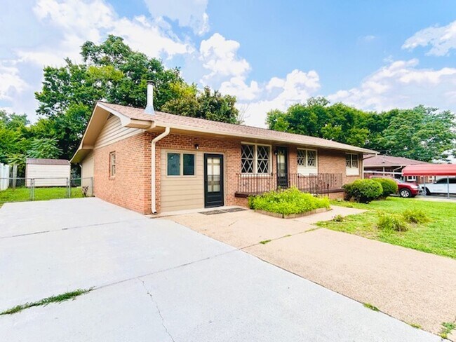 Photo - MOVE IN SPECIAL- $300 Off First Month's Rent-MOVE IN READY BRICK HOME!