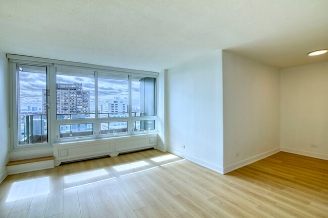 Photo - 1975 Maisonneuve Blvd W Unité 2104