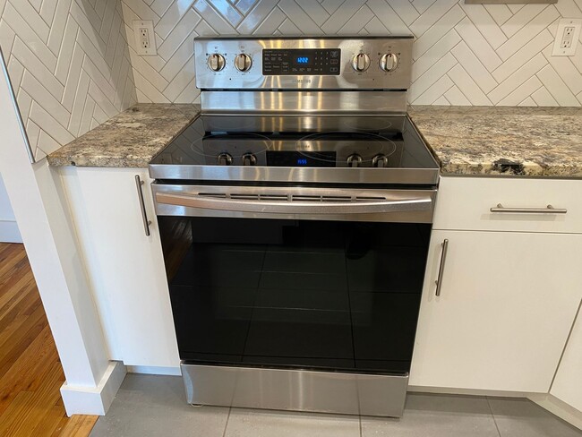 Photo - 25-90-90 Steinway St Unit 2F