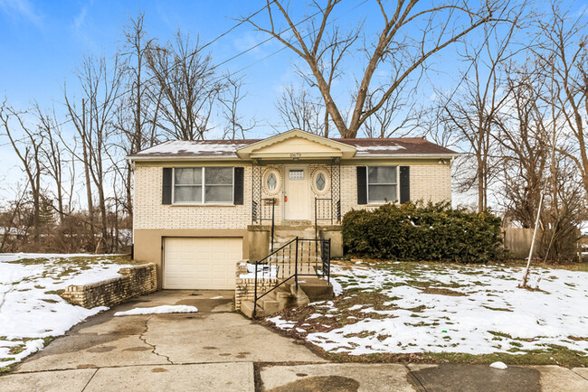 Charming 3-Bedroom, 2-Bathroom Home in Col... - Charming 3-Bedroom, 2-Bathroom Home in Col...