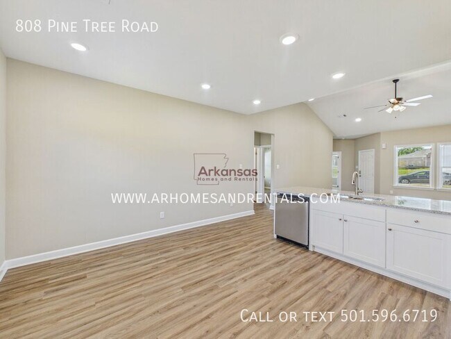 Photo - 808 Pine Tree Rd