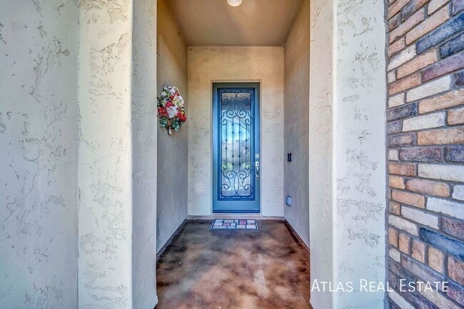 Photo - 16961 W Holly St