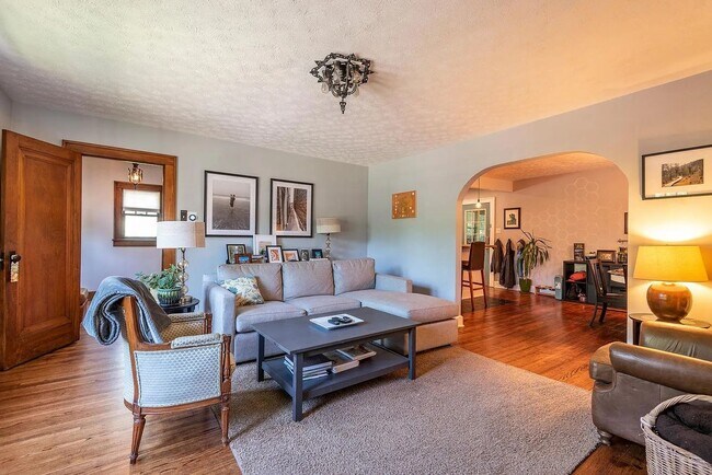 Photo - Fully Furnished 4/5Br 2.5Bath South Campus...