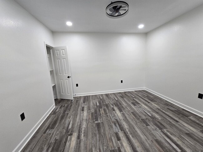 Building Photo - 2920 Sherwood St Unit A