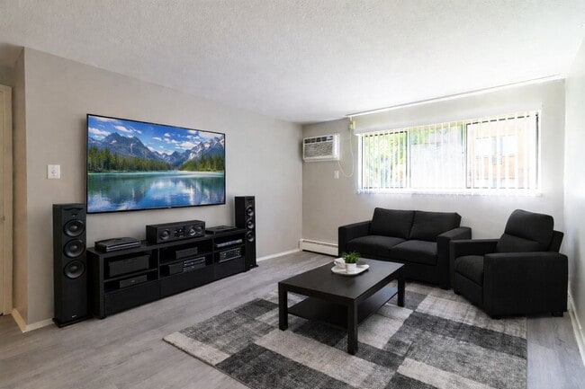 Freelander Apartments