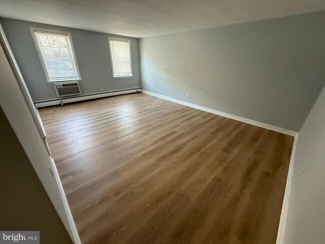 Photo - 27 Wallingford Ave Unit B-3