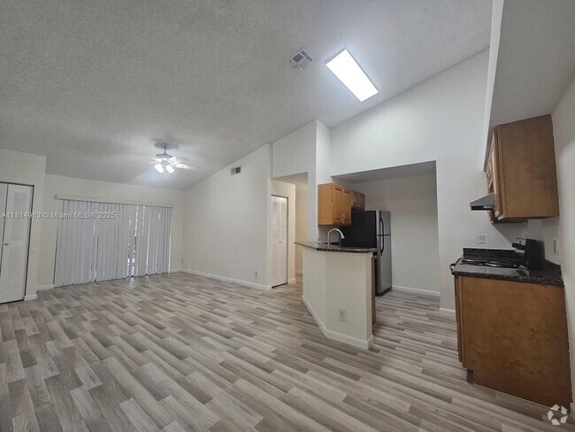 Building Photo - 9999 Summerbreeze Dr Unit 209 Rental
