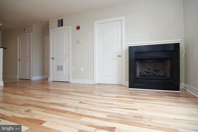 Photo - 1200 N Hartford St Unidad 209